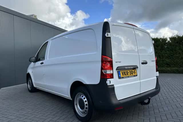Mercedes-Benz Vito (2021) thumbnail 4