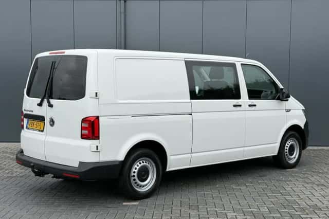 Volkswagen Transporter (2019) thumbnail 2