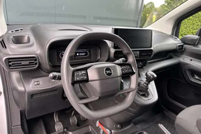 Opel Combo (2024) thumbnail 6