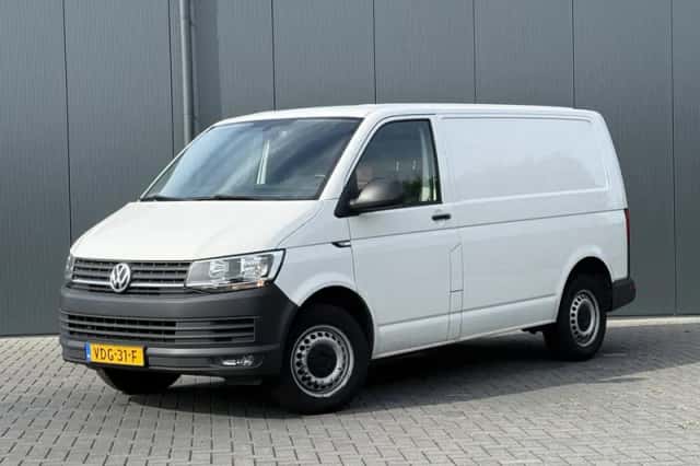Volkswagen Transporter (2019) thumbnail 1