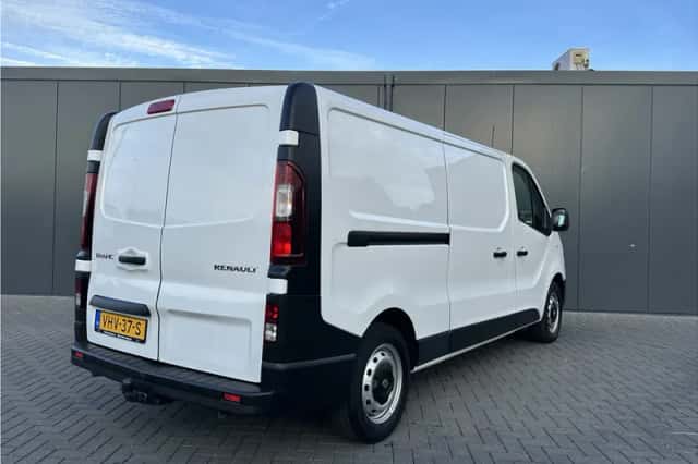 Renault Trafic (2021) thumbnail 3