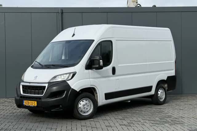 Peugeot Boxer (2023) thumbnail 1
