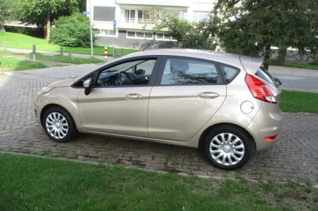Ford Fiesta (2016) thumbnail 6
