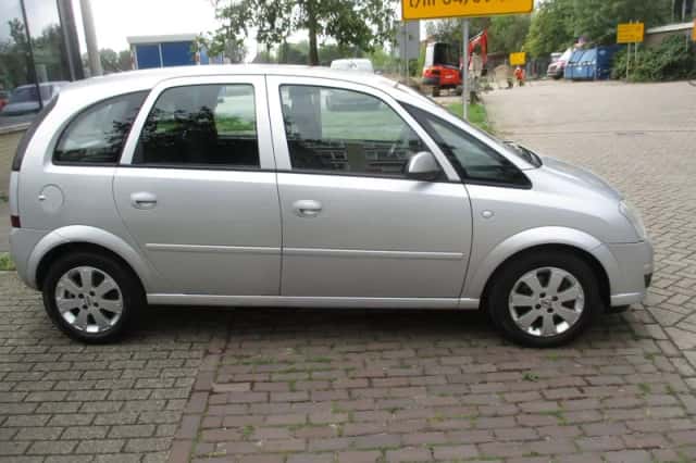 Opel Meriva (2007) thumbnail 3