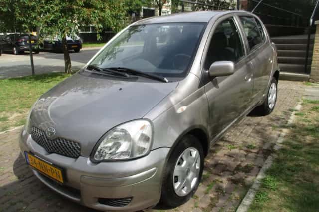 Toyota Yaris (2004) thumbnail 1