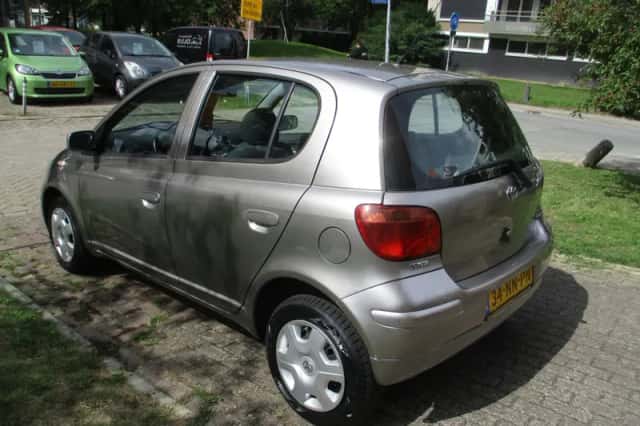 Toyota Yaris (2004) thumbnail 5
