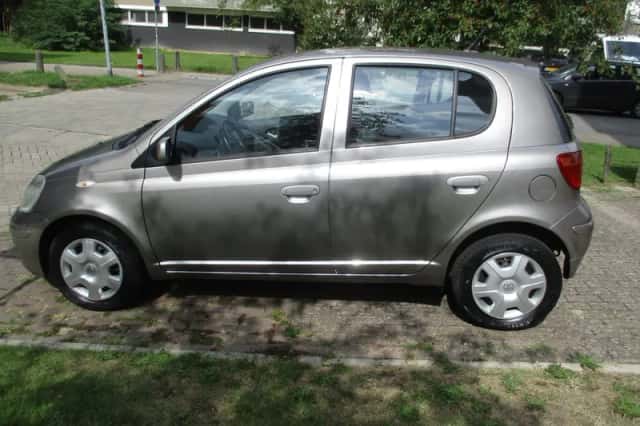 Toyota Yaris (2004) thumbnail 6