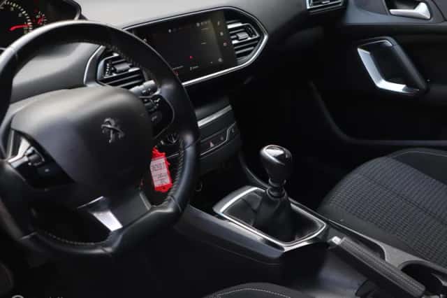Peugeot 308 (2020) thumbnail 2