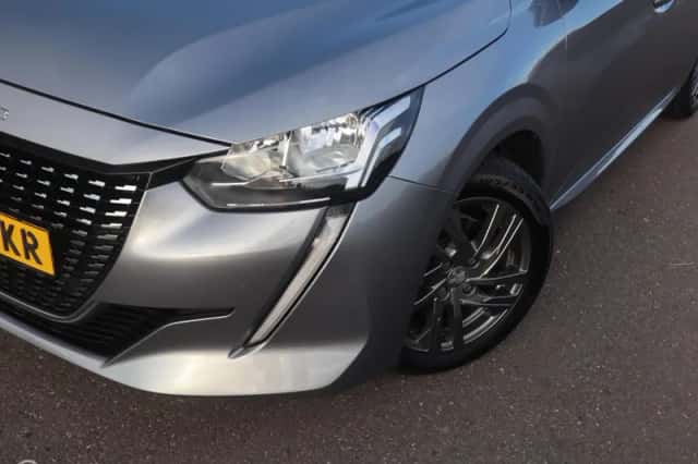 Peugeot 208 (2022) thumbnail 4