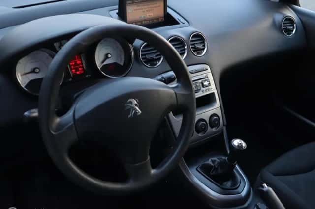 Peugeot 308 (2012) thumbnail 6