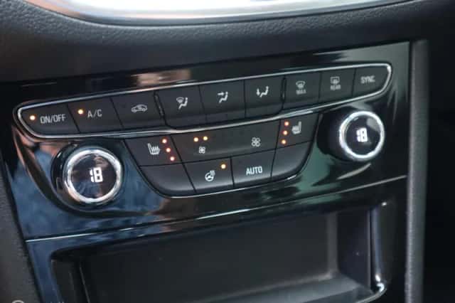 Opel Astra (2021) thumbnail 2