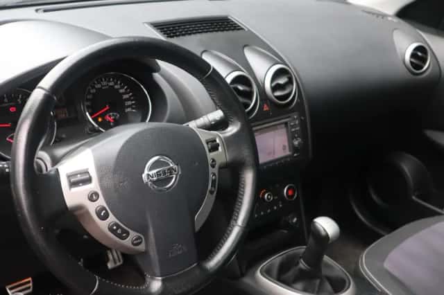 Nissan Qashqai (2013) thumbnail 2