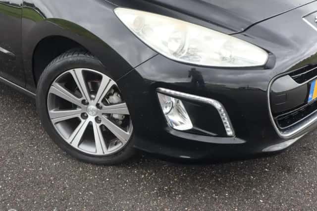 Peugeot 308 (2012) thumbnail 2