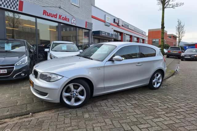 BMW 1-Serie (2009) thumbnail 1