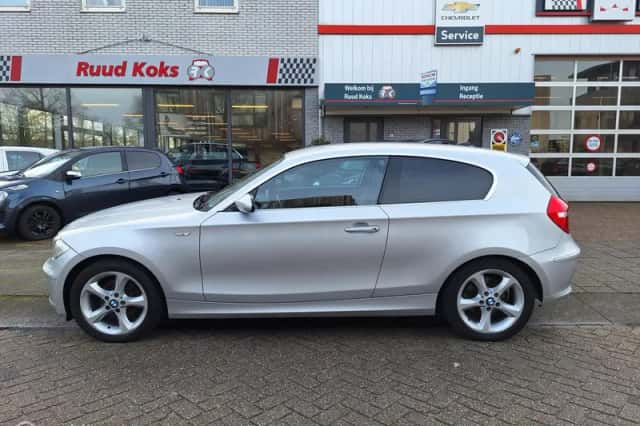BMW 1-Serie (2009) thumbnail 2