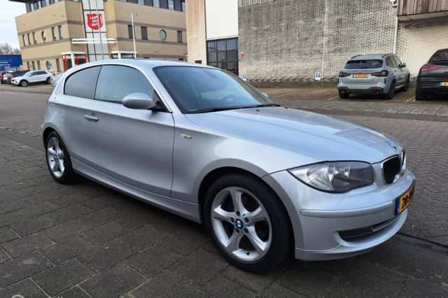 BMW 1-Serie (2009) thumbnail 5