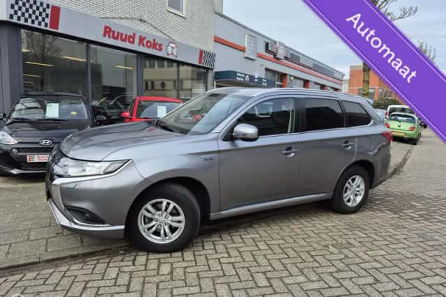 Mitsubishi Outlander (2020) thumbnail 1