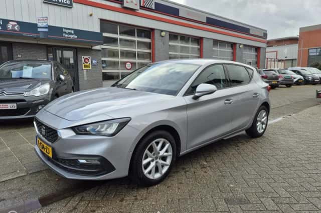 SEAT Leon (2021) thumbnail 3
