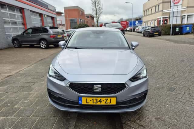 SEAT Leon (2021) thumbnail 4