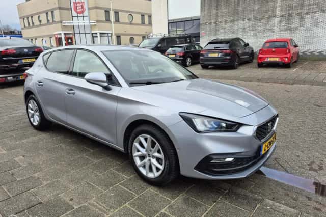 SEAT Leon (2021) thumbnail 5