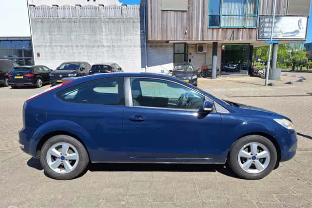 Ford Focus (2008) thumbnail 6