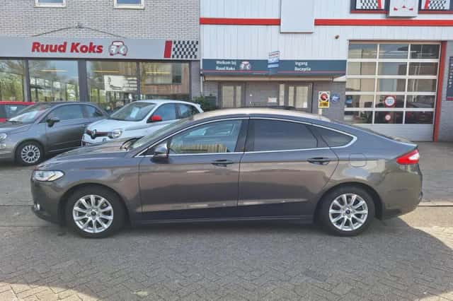 Ford Mondeo (2018) thumbnail 2