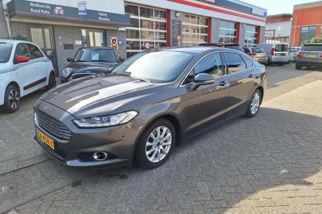 Ford Mondeo (2018) thumbnail 3