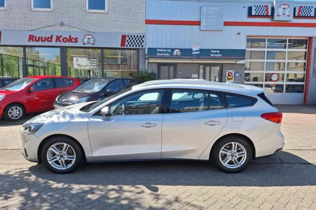 Ford Focus (2022) thumbnail 2