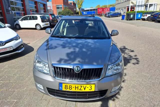 Škoda Octavia (2009) thumbnail 5