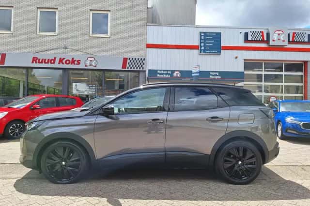 Peugeot 3008 (2023) thumbnail 2