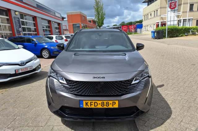 Peugeot 3008 (2023) thumbnail 4
