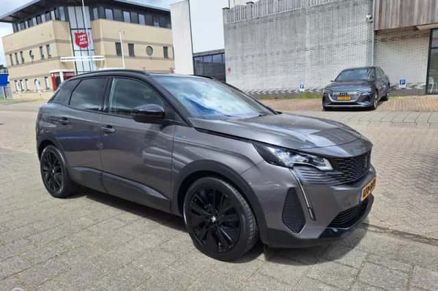 Peugeot 3008 (2023) thumbnail 5