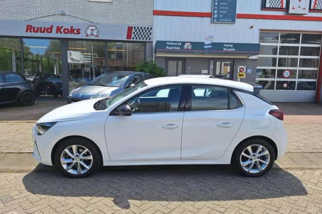 Opel Corsa (2022) thumbnail 2