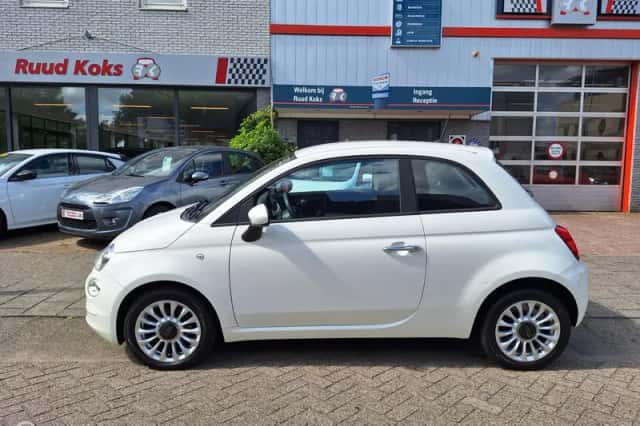 Fiat 500 (2016) thumbnail 2