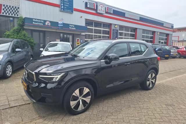 Volvo XC40 (2022) thumbnail 4
