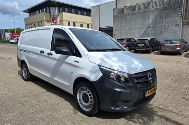 Mercedes-Benz eVito (2022) thumbnail 5