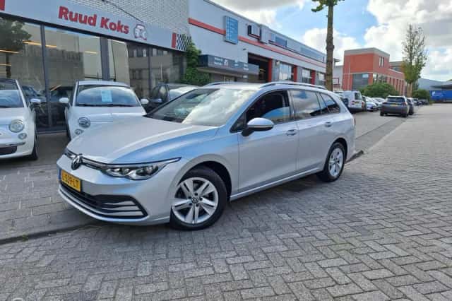 Volkswagen Golf (2021) thumbnail 1