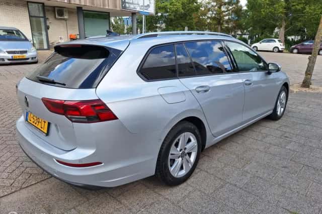 Volkswagen Golf (2021) thumbnail 5