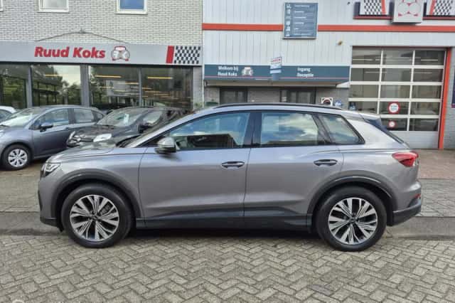 Audi e-tron (2021) thumbnail 2
