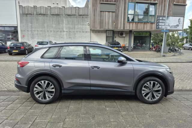 Audi e-tron (2021) thumbnail 6