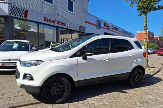 Ford EcoSport (2017) thumbnail 1