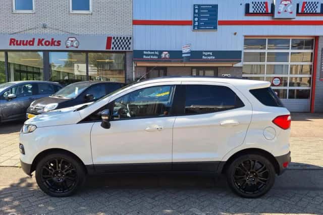 Ford EcoSport (2017) thumbnail 2