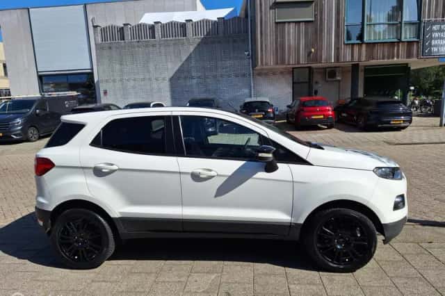 Ford EcoSport (2017) thumbnail 6