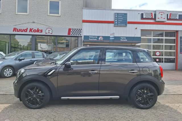 MINI Countryman (2014) thumbnail 2