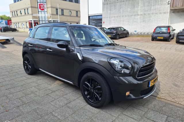 MINI Countryman (2014) thumbnail 5