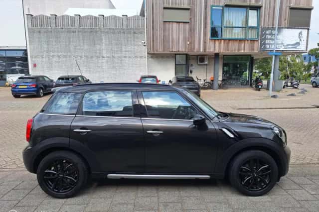 MINI Countryman (2014) thumbnail 6