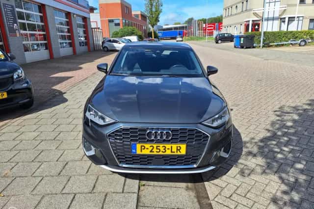 Audi A3 (2021) thumbnail 4