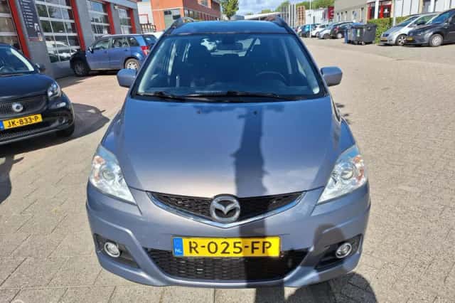 Mazda 5 (2009) thumbnail 4