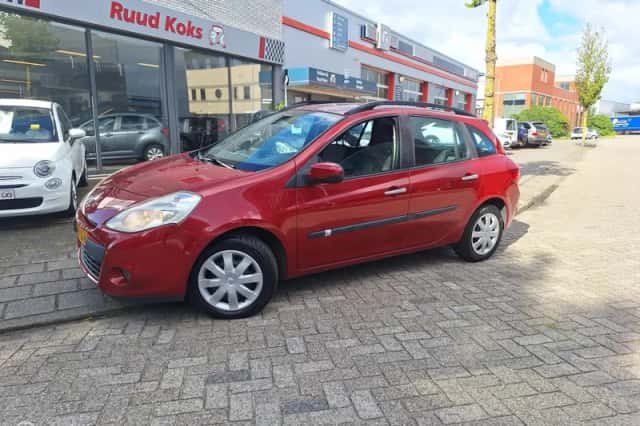 Renault Clio (2010) thumbnail 1