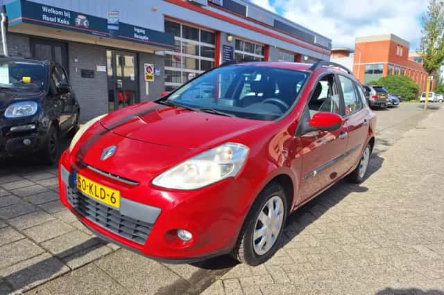 Renault Clio (2010) thumbnail 3